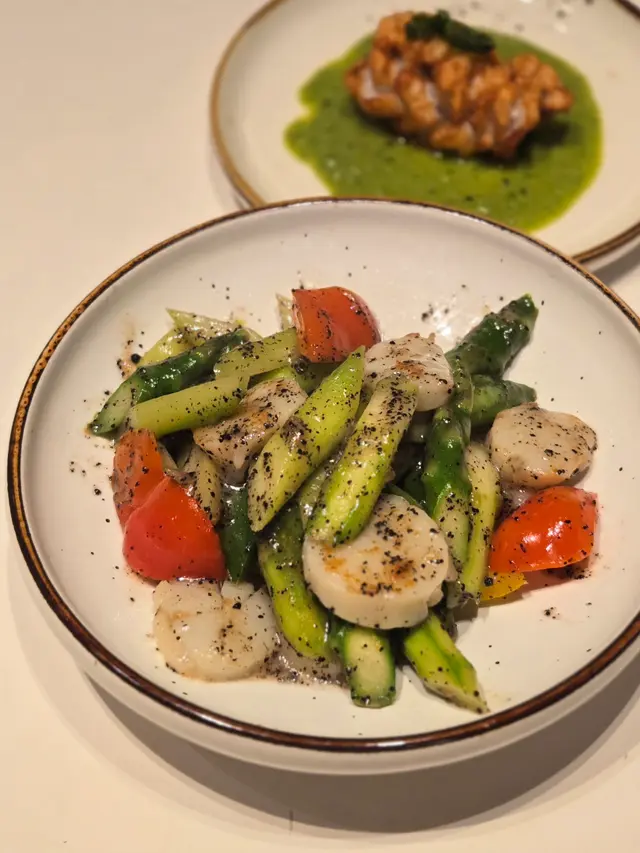 黑松露蘆筍炒帶子