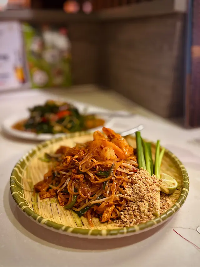 泰式鮮蝦炒金邊粉