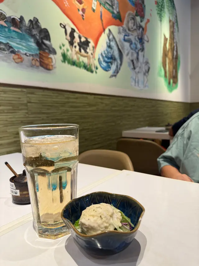 是日沙律+Ginger Ale