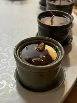 原盅炖意大利牛肝菌豚肉鸡脚甘笋汤