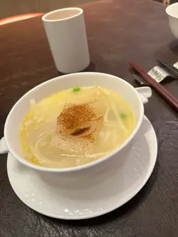 蝦子花膠雞湯手工麵