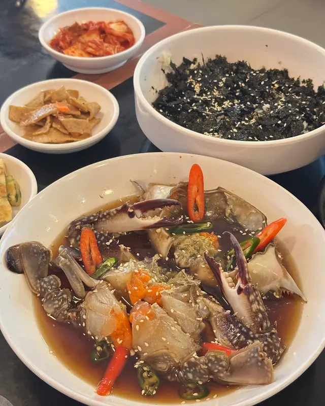 醬油蟹配紫菜飯團