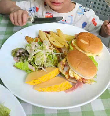 迷你汉堡薯角沙津餐