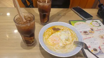 沙爹牛肉煎熟蛋米线
