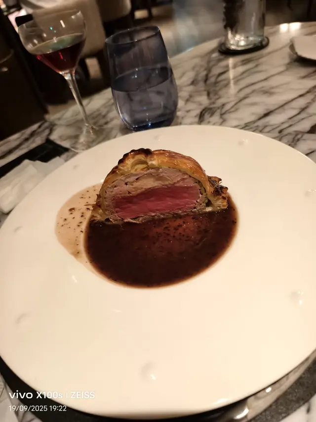 啲肉質好腍煮熟嘅程度剛剛好,但係食滯咗,同埋無乜garnishing…望落去好悶