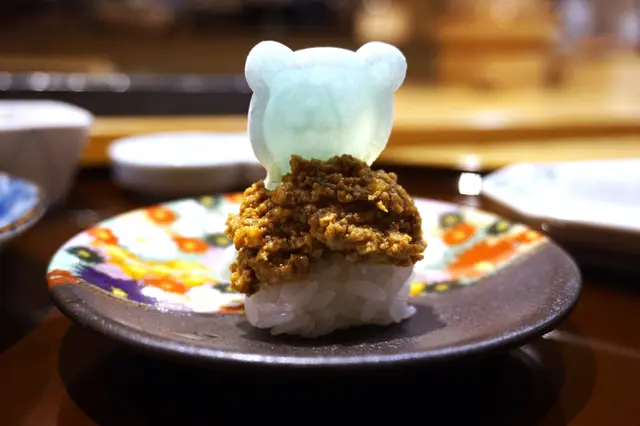 鮟鱇魚肝配熊仔威化餅乾