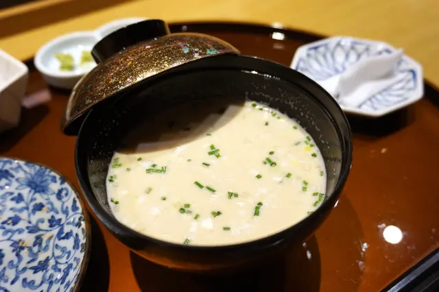 雞白湯配素麵