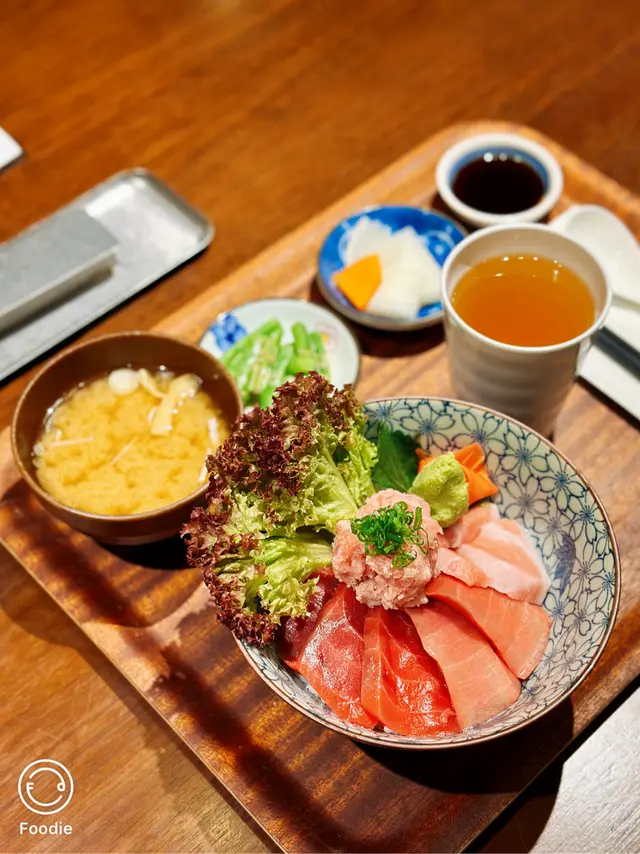 日作鮪魚丼