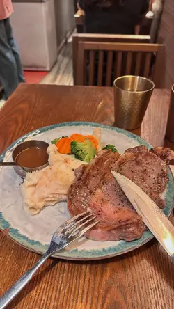 薯蓉，紅蘿蔔，西蘭花，椰菜花，燒汁