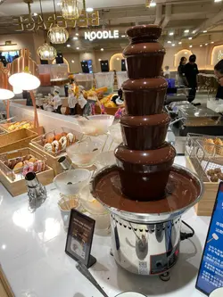 各款甜品還有朱古力噴泉