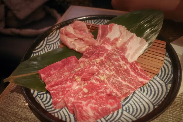 B餐:定番日本國產牛、豚、雞四品燒肉定食