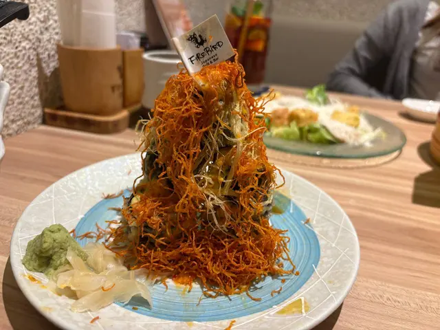 火山熔岩鮭魚卷