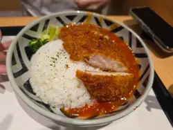 蕃茄汁炸豬豚肉飯