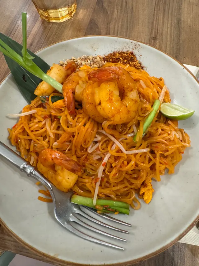 泰式鮮蝦炒金邊粉