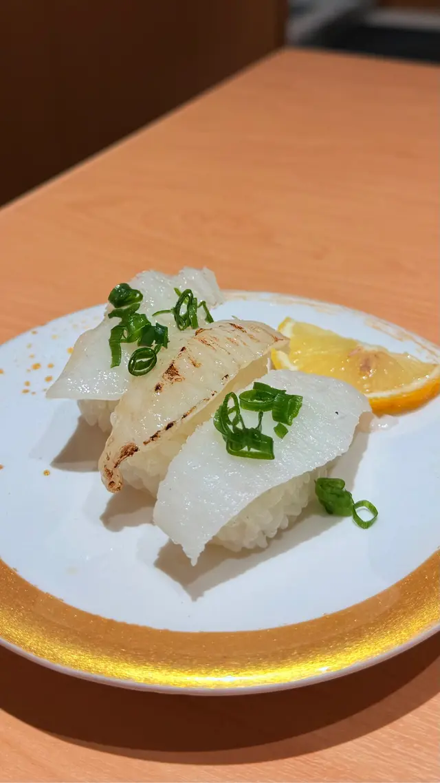 鰈魚鰭邊三貫壽司