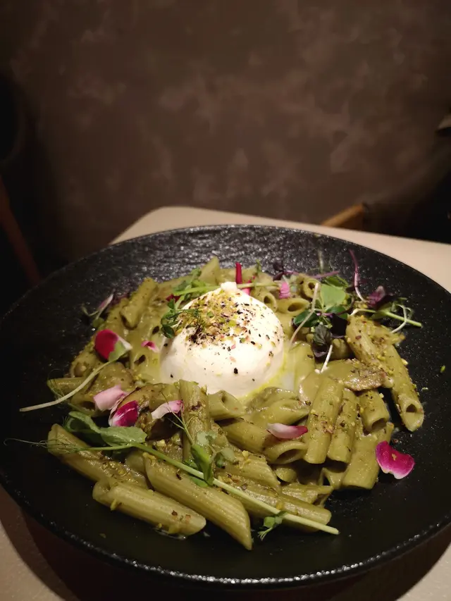 意式開心果芝士醬長通粉配布袋流心芝士