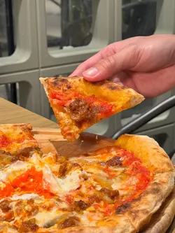 Pickled  Spicy  Pork  with  Egg  Pizza  