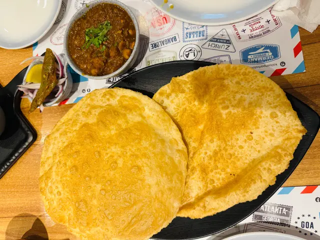 CHOLE BHATURA