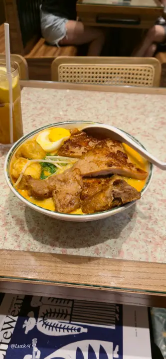 猪扒槟城喇沙汤米线