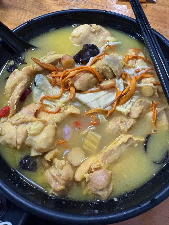 黃酒藥膳雞米線