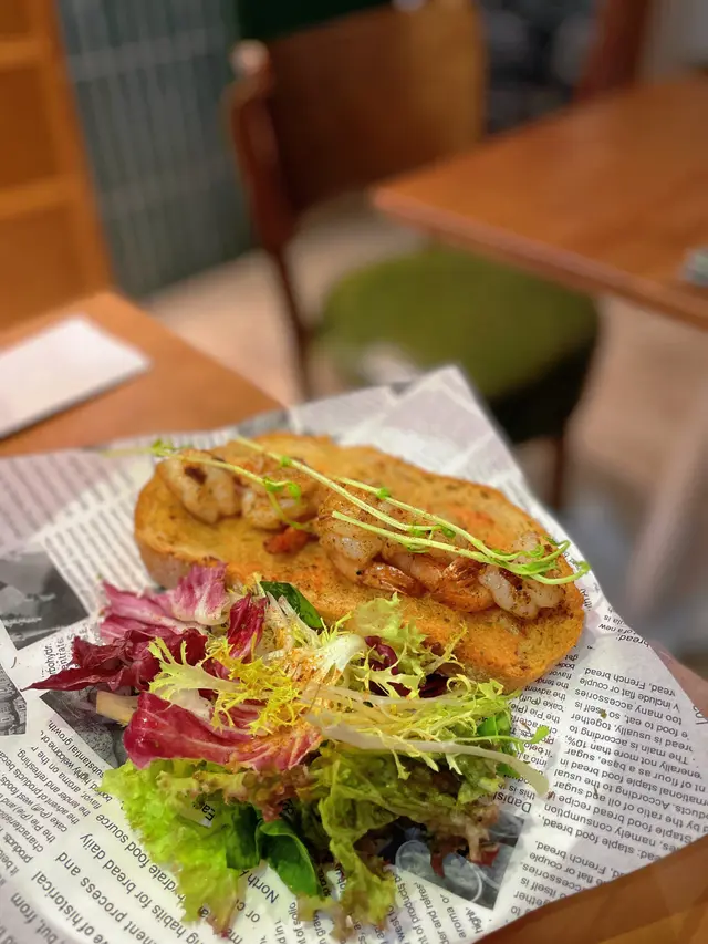 香蒜牛油鮮蝦吐司