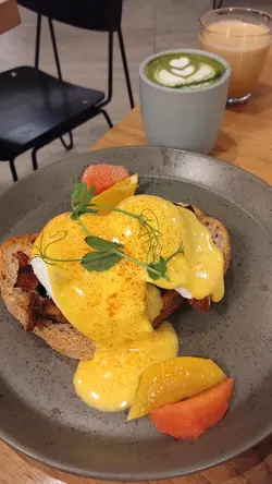 賓尼迪克蛋配煙肉