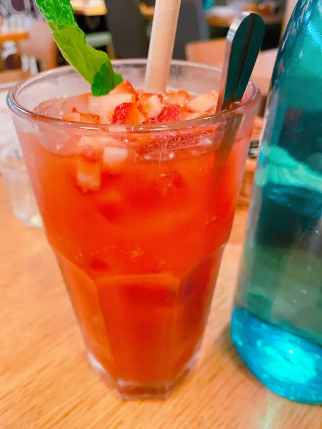 草莓茶梳打
