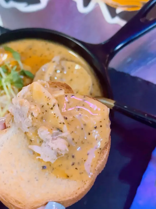 黑松露龍蝦汁蟹肉伴法包多士