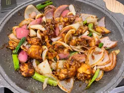 招牌麻辣鸡煲(半只)