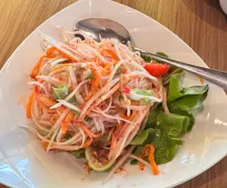 青木瓜沙律有點小辣，有點酸，個人覺得味道不錯！