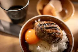 现烤牛肉汉堡扒 