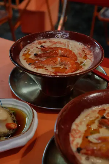 酱油虾浓汤面