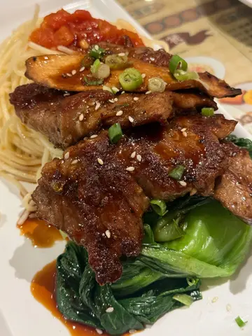 日式葱烧 牛柳 伴盐烧鸡髀菇