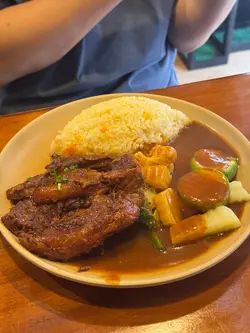 猪软骨野菜咖哩饭