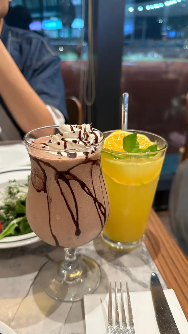 花生醬朱古力香蕉奶昔