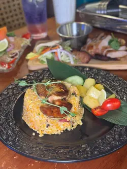 香煎鹅肝虾头油炒饭