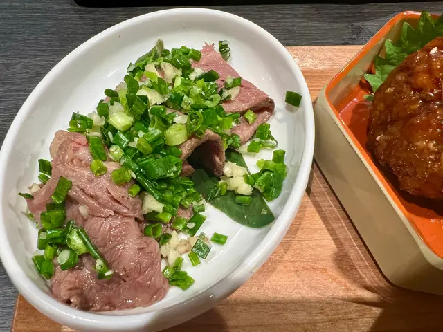 蒜蔥燒牛肩肉卷