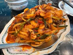 不辣，偏甜，完全不鹹