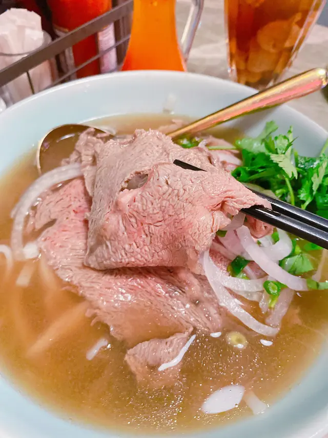生牛肉湯河