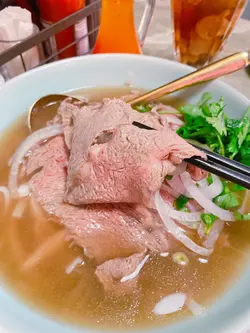 生牛肉湯河
