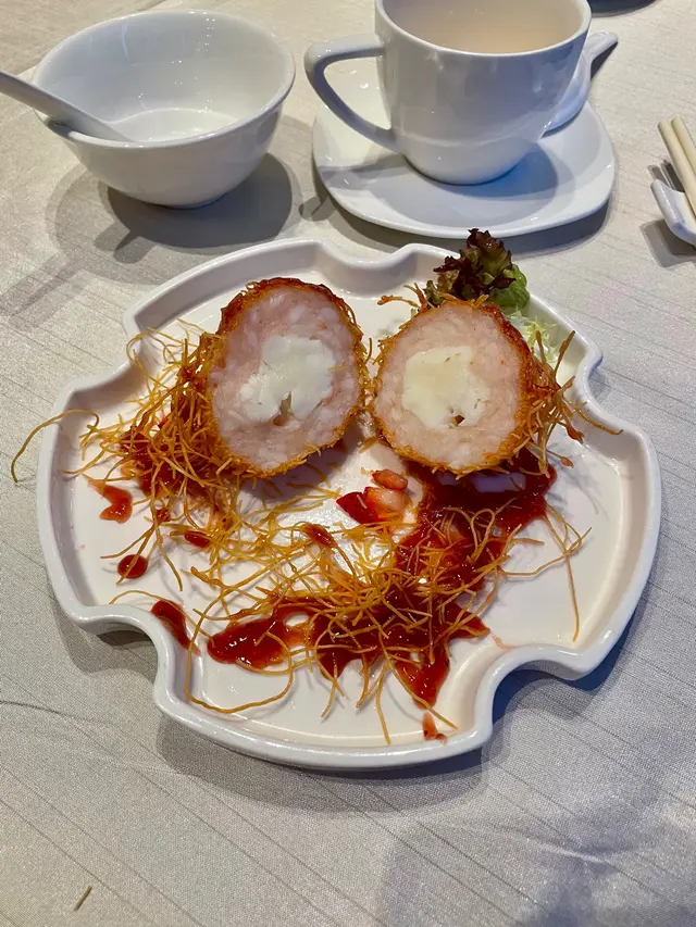 金絲草莓龍蝦球