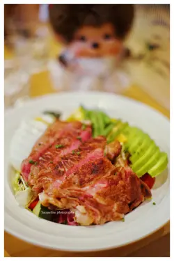 Sirloin and Zucchini Salad Bowl