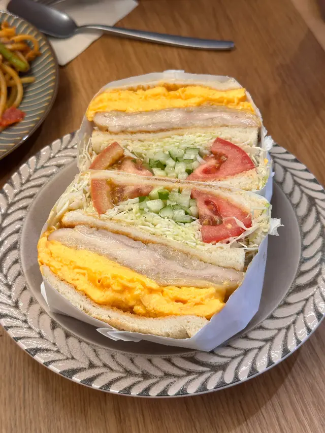 滿有牛油香、火腿順滑