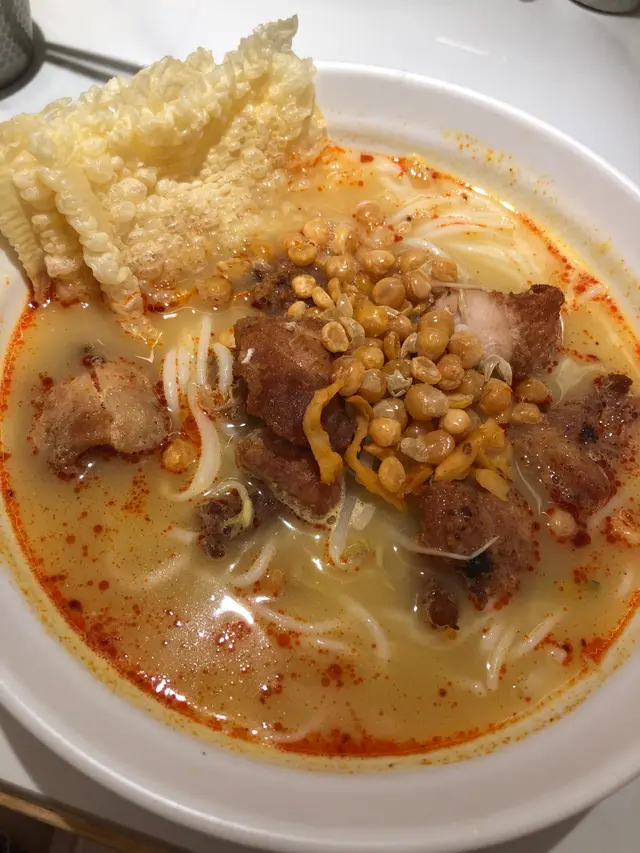 麻酸辣雞肉米線