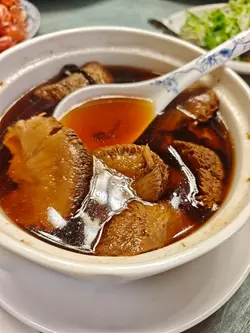 猴头菇茶树菇炖瘦肉汤
