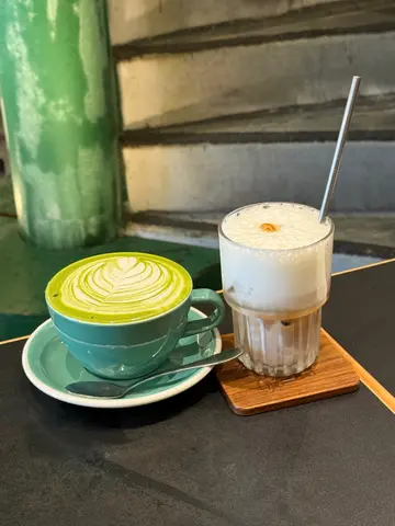 Matcha  latte  &  ice  cappuccino  