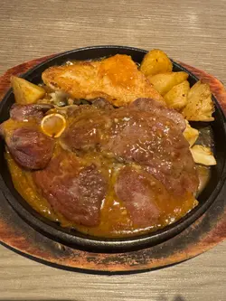 香煎羊扒拼魚扒