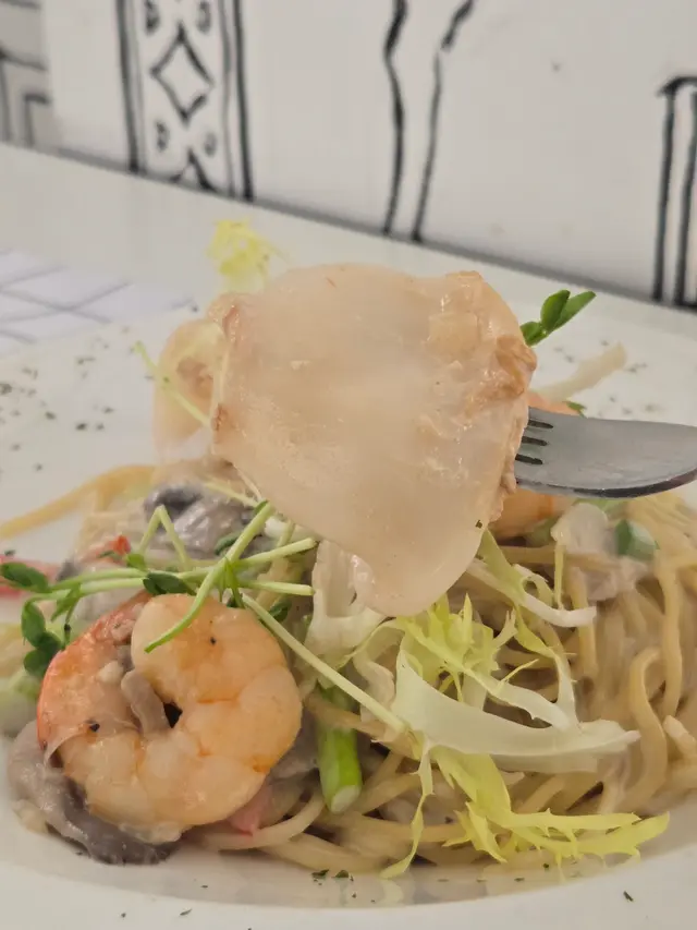 大澳蝦醬魷魚筒鮮鳳尾蝦炒意粉