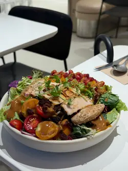 慢煮鸡胸南瓜蓉沙律