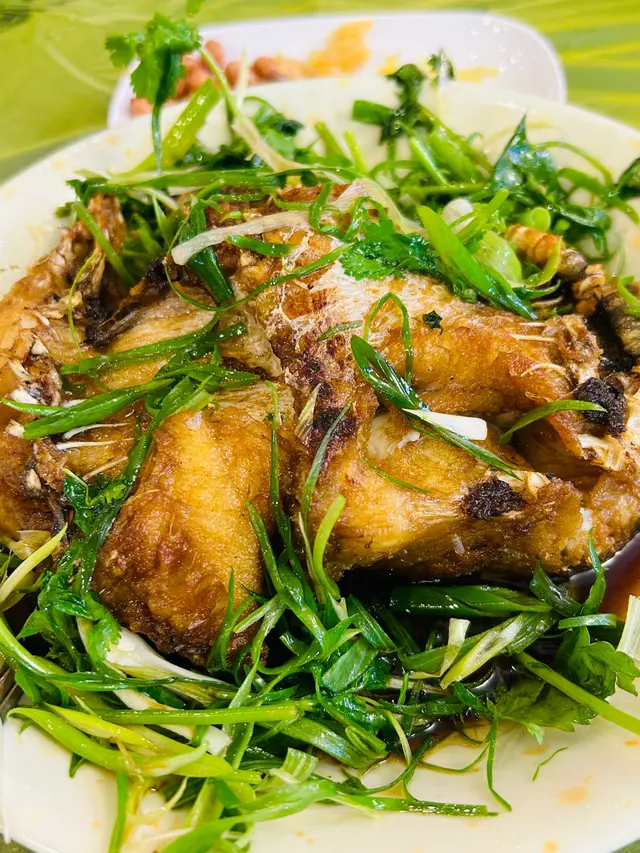 油浸其實是油炸，香脆可口，絕不油膩😋